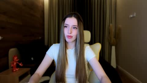 Snapshot of ssurf_time chatting on 07.12.26 Chloe online show from 07.12.26