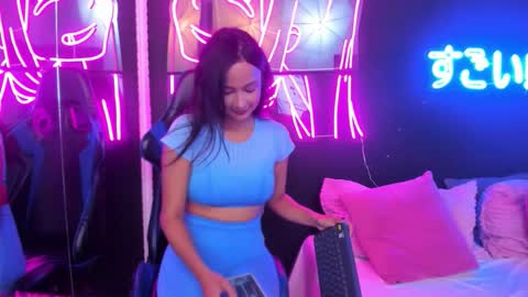 staarlightt online show from 11.15.25