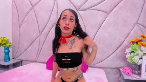 Snapshot of staceylee_ chatting on 10.28.25 Stacey lee online show from 10.28.25