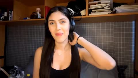 Snapshot of staceyreiher chatting on 10.14.25 Stasy online show from 10.14.25
