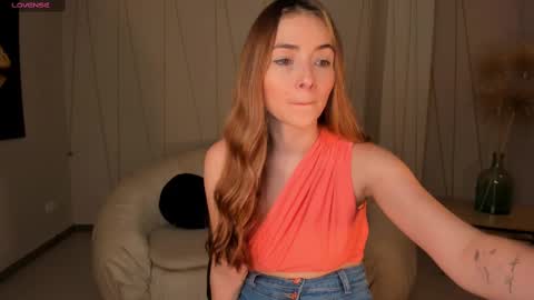 Stacy Woods online show from 03.04.25