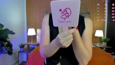 Stacy Woods online show from 10.21.25