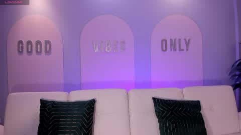 Stacy Woods online show from 04.14.26