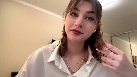 Elli online show from 02.06.26