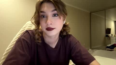 Elli online show from 02.15.26