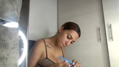 Stacy Queen online show from 04.10.26