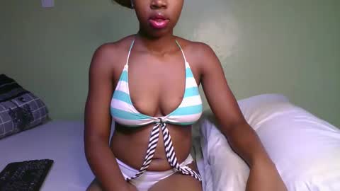 stacy_queenl online show from 12.20.25