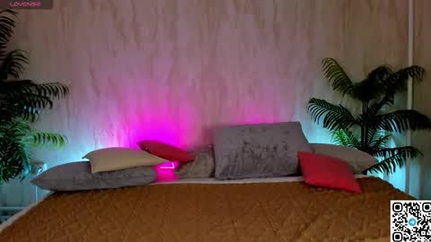 Snapshot of stacy_river chatting on 09.29.25 Stacy Mon Tue Wed Thu Fri Sun GMT GMT 3 1000am - 0400pm online show from 09.29.25