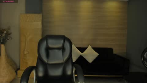 Im Stacy online show from 01.21.25