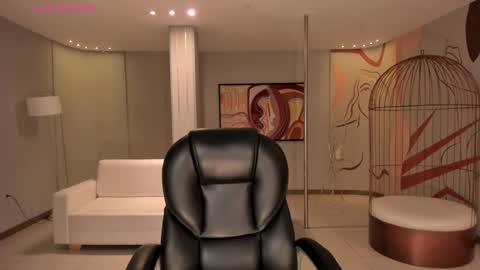 Im Stacy online show from 01.22.25