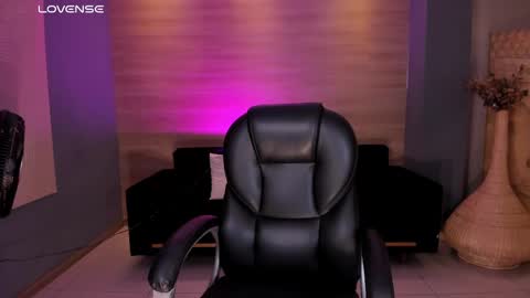 Im Stacy online show from 02.17.25
