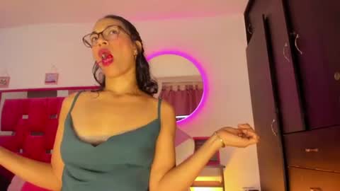 Snapshot of stacyfoxx_ chatting on 06.30.26 stacy fox online show from 06.30.26
