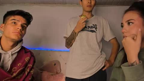 Snapshot of stanandrose chatting on 02.15.26 Stand and Rose online show from 02.15.26