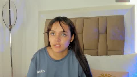 Snapshot of star_doll51 chatting on 10.05.25 Star Doll online show from 10.05.25