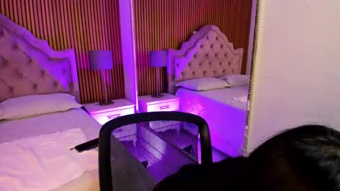 Snapshot of starbutterflyy_ chatting on 11.11.25 STAR online show from 11.11.25