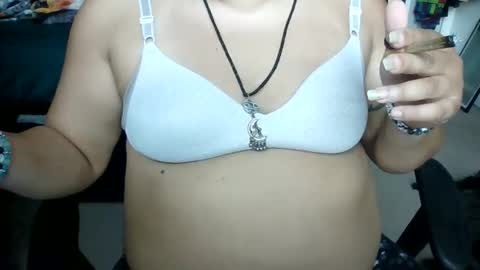 Snapshot of starella___saxxxton chatting on 10.01.25 starella___saxxxton online show from 10.01.25