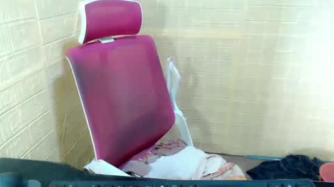 Snapshot of starfuckyut chatting on 11.15.25 juicyFoxCocky online show from 11.15.25