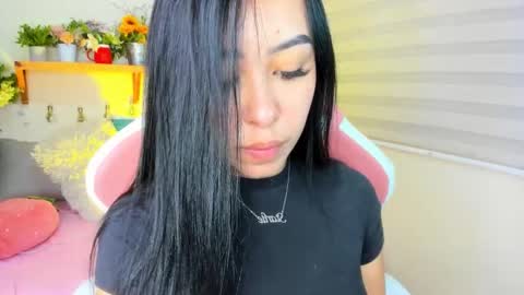 Snapshot of starlie_ chatting on 10.07.25 Alisson online show from 10.07.25