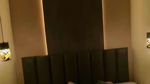 M O O N  online show from 06.03.26
