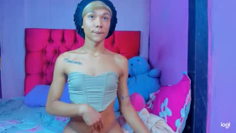 Snapshot of stassiebell chatting on 02.03.26 stassiebell online show from 02.03.26