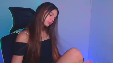 Snapshot of stasy_milk chatting on 12.17.24 Stasy online show from 12.17.24