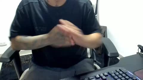 Snapshot of stebankechimba chatting on 10.10.25 Stebankechimba online show from 10.10.25