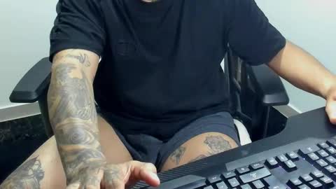 Snapshot of stebankechimba chatting on 10.16.25 Stebankechimba online show from 10.16.25