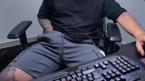 Snapshot of stebankechimba chatting on 10.18.25 Stebankechimba online show from 10.18.25