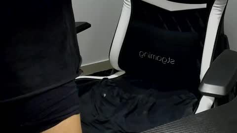 Snapshot of stebankechimba chatting on 10.31.25 Stebankechimba online show from 10.31.25