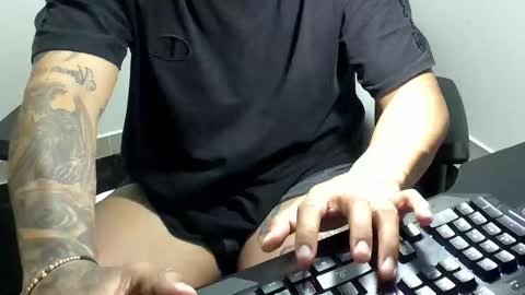 Snapshot of stebankechimba chatting on 11.14.25 Stebankechimba online show from 11.14.25