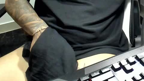 Snapshot of stebankechimba chatting on 11.15.25 Stebankechimba online show from 11.15.25