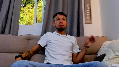 Snapshot of stebansilv_ chatting on 05.19.26 Steban online show from 05.19.26