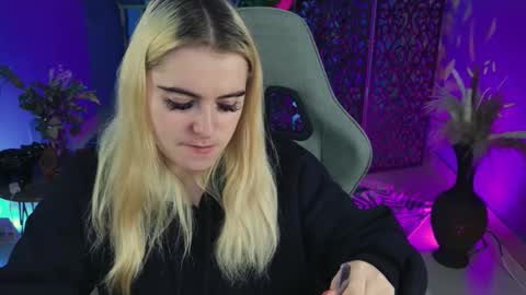 stef_nicks online show from 10.06.25