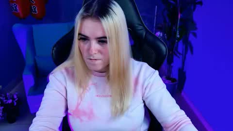 stef_nicks online show from 10.15.25