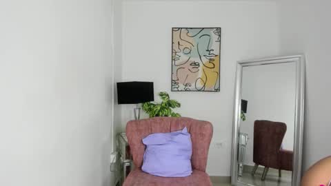 Stefa  online show from 10.17.25