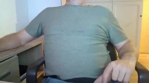 Snapshot of stefan2580 chatting on 10.30.25 Stefan online show from 10.30.25