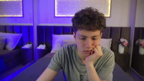 Esrefan online show from 04.02.26