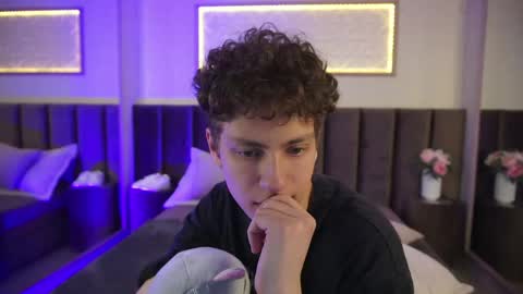 Esrefan online show from 04.21.26