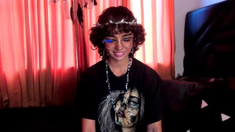 Snapshot of stefania_paz chatting on 10.22.25 Stefania online show from 10.22.25