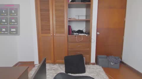 Snapshot of stefaniadiazz_ chatting on 11.08.25 Stafania 3 online show from 11.08.25