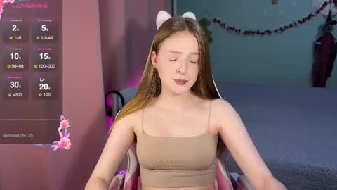 Snapshot of stefaniyaaa chatting on 10.31.25 stefa online show from 10.31.25