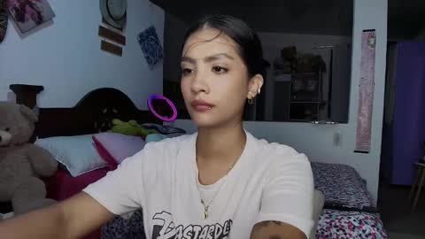 Im MiaIts my first day here  online show from 09.20.25