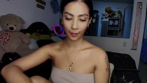 Im MiaIts my first day here  online show from 09.25.25
