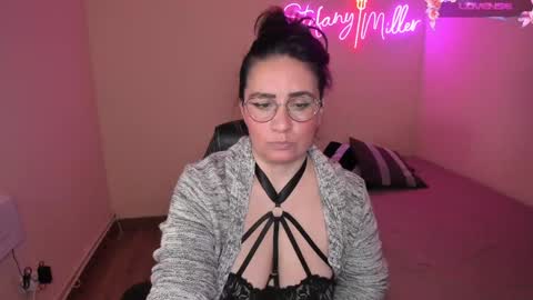 Snapshot of stefanyhotmilf chatting on 12.31.24 stefany online show from 12.31.24