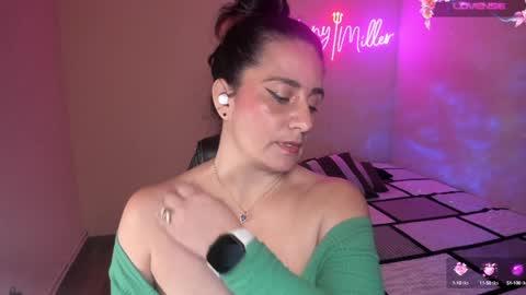 Snapshot of stefanyhotmilf chatting on 01.21.25 stefany online show from 01.21.25