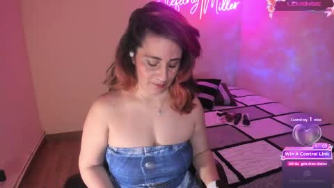 Snapshot of stefanyhotmilf chatting on 02.14.25 stefany online show from 02.14.25