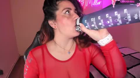 Snapshot of stefanyhotmilf chatting on 02.17.25 stefany online show from 02.17.25