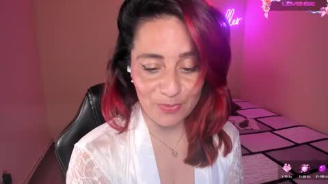 Snapshot of stefanyhotmilf chatting on 02.24.25 stefany online show from 02.24.25