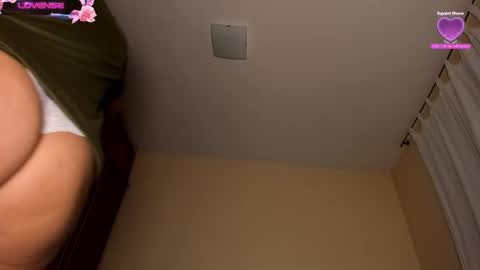 Snapshot of stefanyhotmilf chatting on 09.23.25 stefany online show from 09.23.25