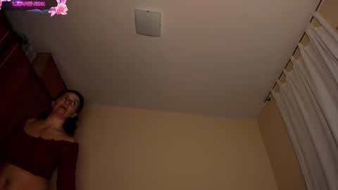 Snapshot of stefanyhotmilf chatting on 10.20.25 stefany online show from 10.20.25